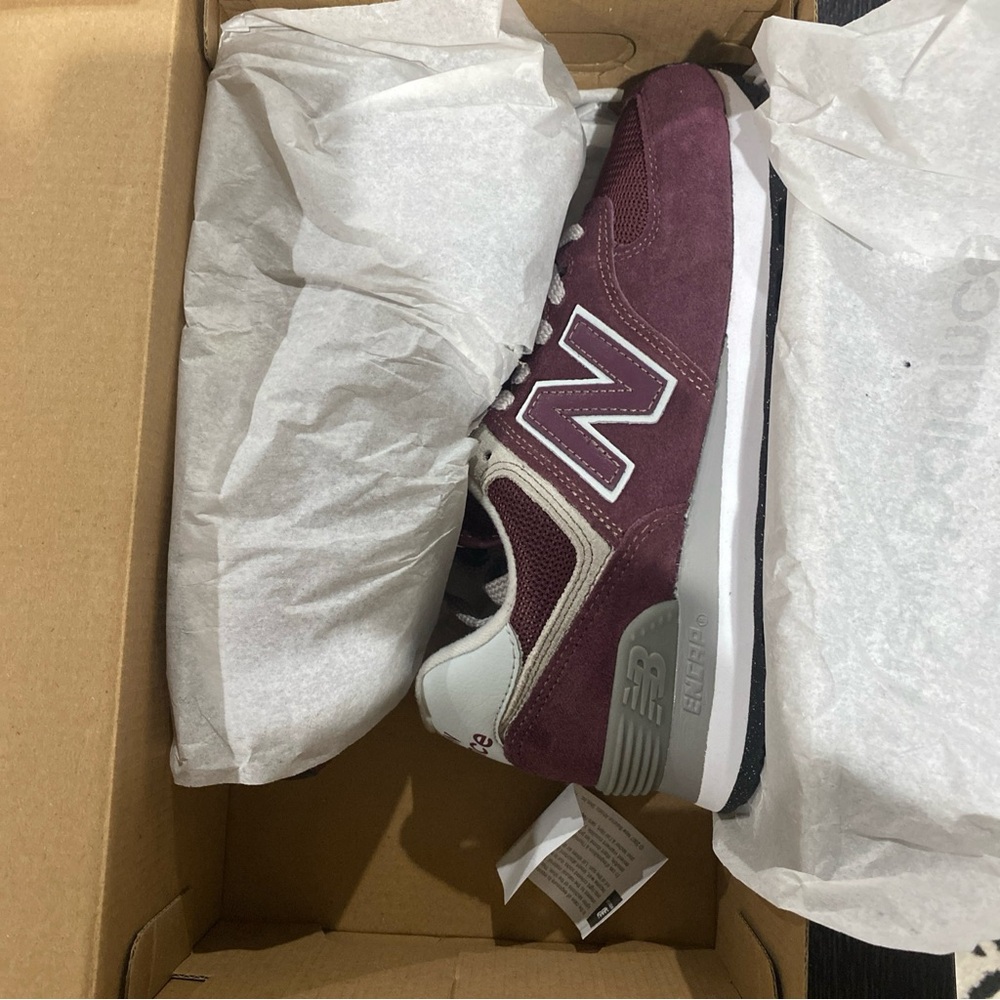 New Balance womens 574 burgundy Classics